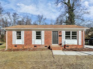 5015 Curtiswood Dr, Charlotte, NC 28213