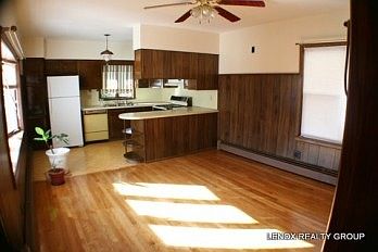 Eat-In-Kitchen