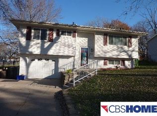 2904 Angie Dr, Bellevue, NE 68005