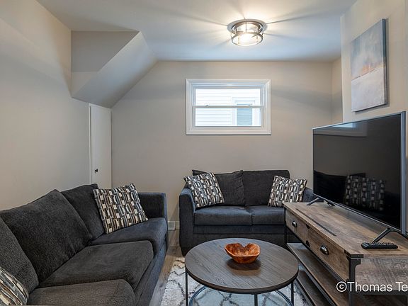 4th image of 12 Fitzhugh Ave SE