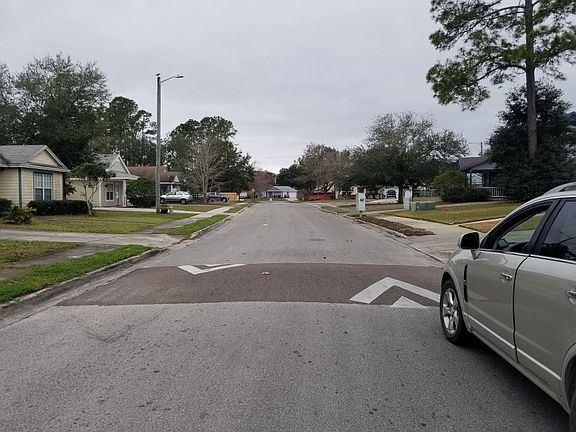 4th image of 2247 NE 13th Ave