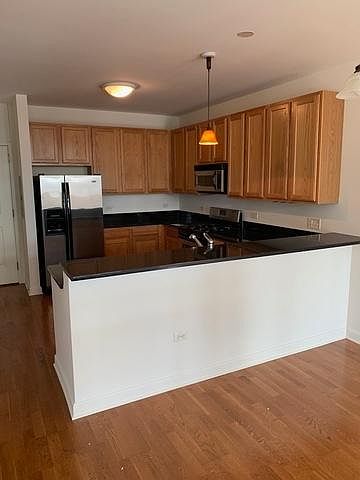 1st image of 1600 S Prairie Ave #604
