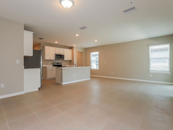 4th image of 2262 Shasta St