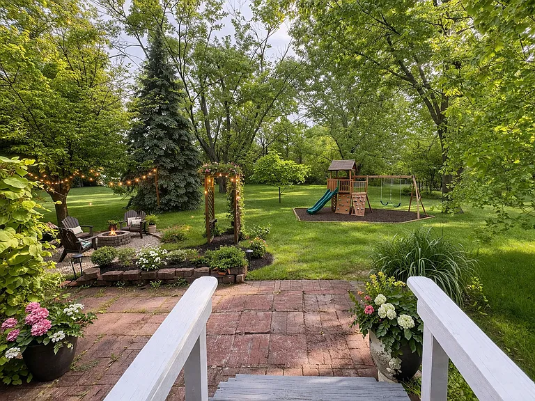 649 Maplewood Ave — Photo 11