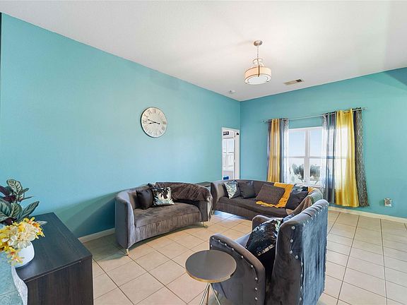 4th image of 5019 Pacific Ridge Ln