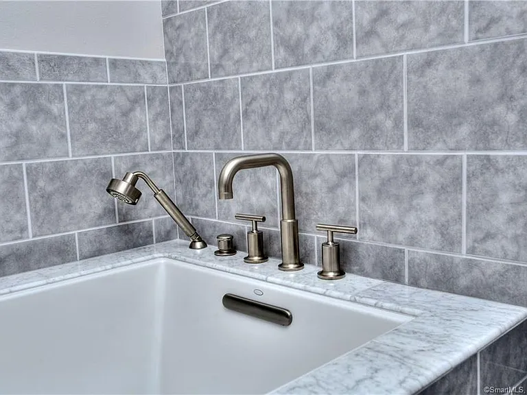 450 Center St #15 — Photo 21