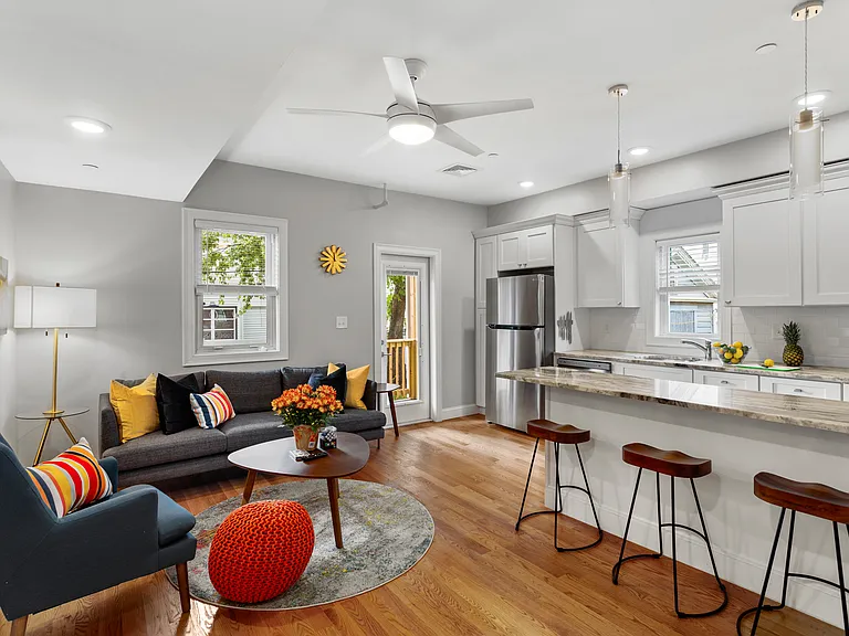 1047 Saratoga St #1 — Photo 7