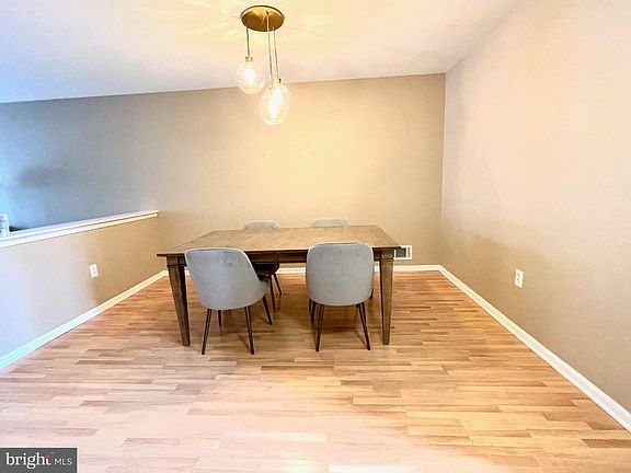 5th image of 608 Pebble Creek Ct