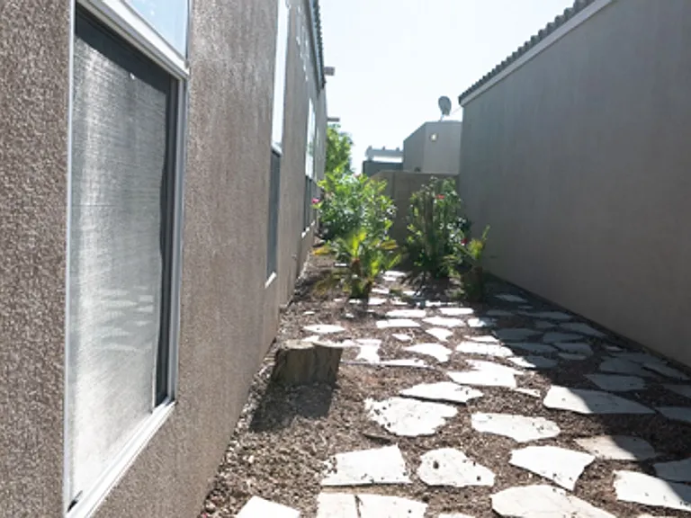 9205 Guggenheim Ct — Photo 31