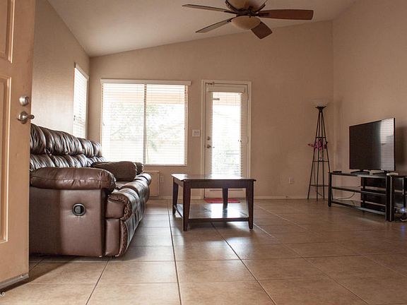 4th image of 1091 W Kingbird Dr