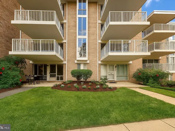 2605 Redcoat Dr #252, Alexandria, VA 22303