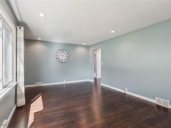 4th image of 4959 Hudson Dr