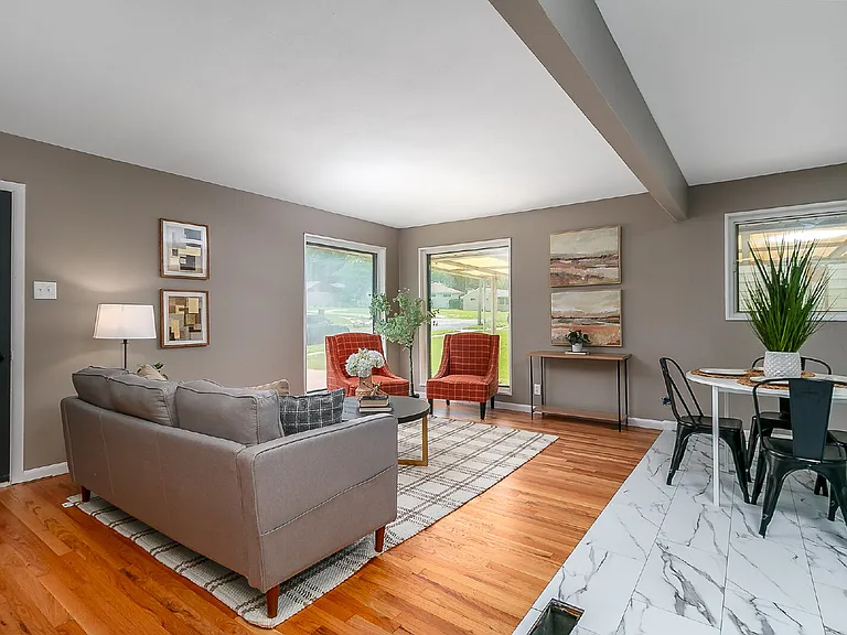 5685 Parchester Dr — Photo 15