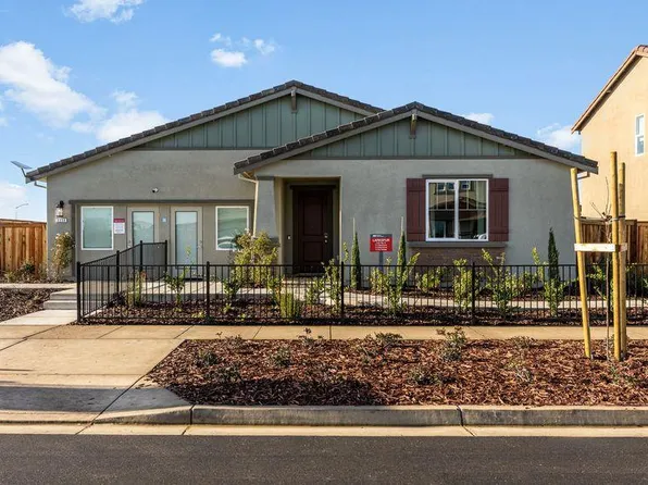 3230 Oak Trail Dr, Manteca, CA 95337