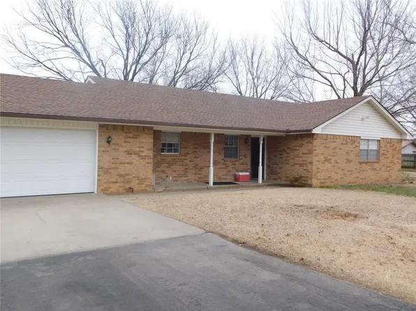 7 Cardinal Ln, Shawnee, OK 74804