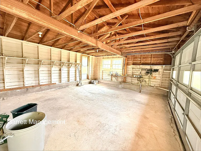 1074 N US Highway 281 — Photo 15