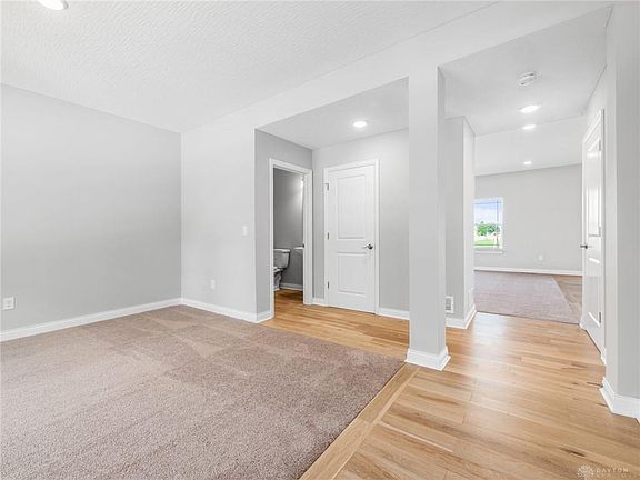 2nd image of 104 Hazel Hollow Ct