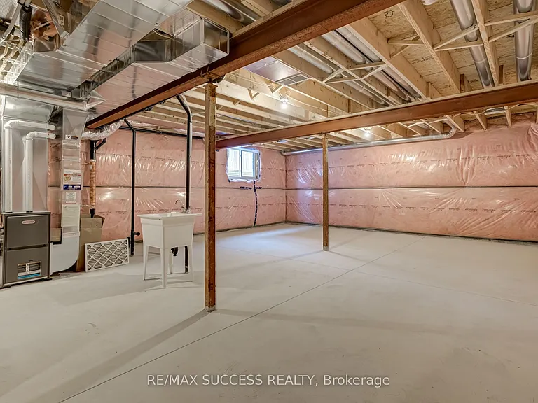 147 Siebert Ave — Photo 42