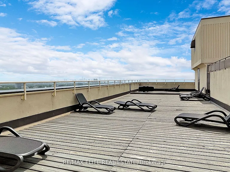 360 Ridelle Ave #1407 — Photo 23