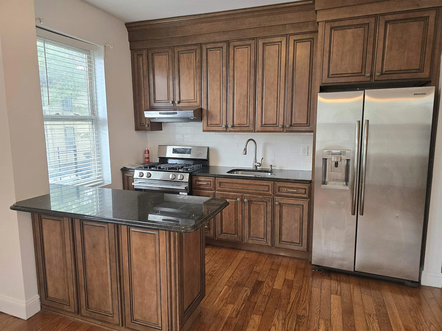 2 bed, 1.0 bath, $2,200 — Photo 4