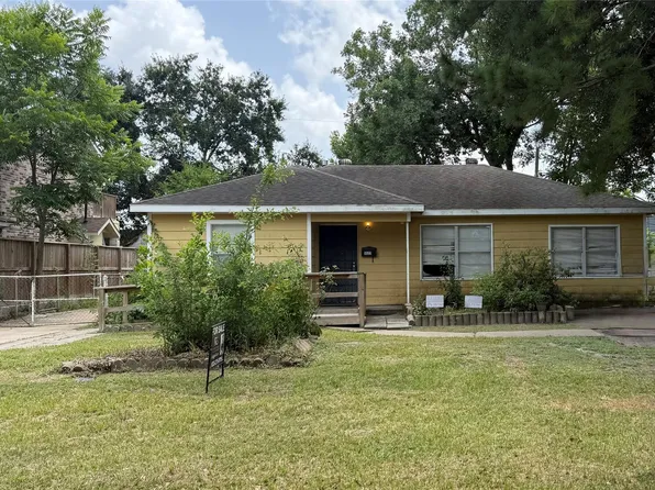 5522 Woodlark St, Houston, TX 77017