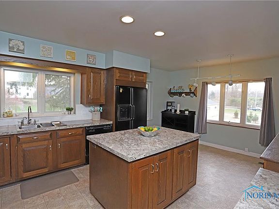 2nd image of 5625 Parkwood Blvd
