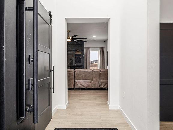 5th image of 513 6th St NE