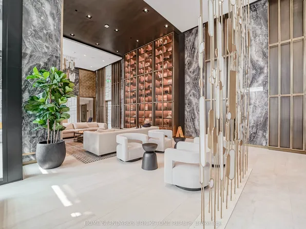 117 Broadway Ave #1705, Toronto, ON M4P 1V3