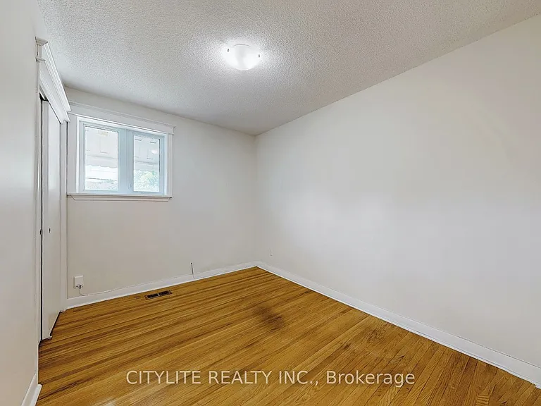 516 Monteith Ave — Photo 16