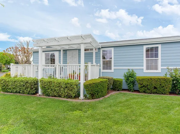 121 Oakwood Drive, Petaluma, CA 94954