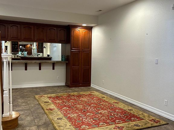 dining area - table and chairs to come
