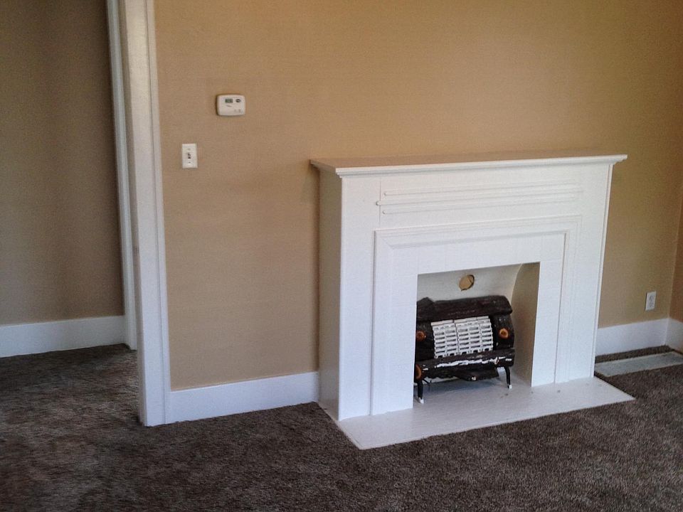 2nd image of 2821 E Douglas Ave #2