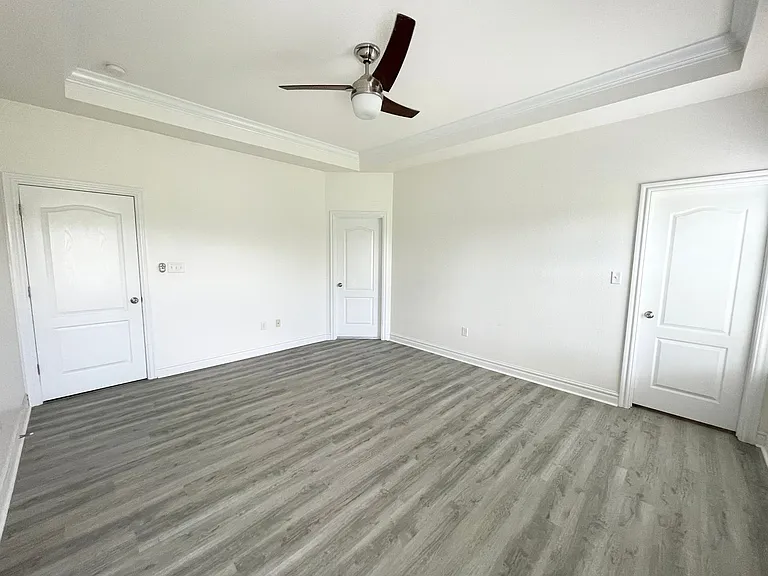 150 Travis Blvd — Photo 17