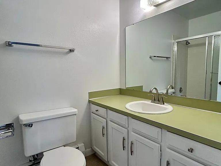 1110 Centaur Cir #E — Photo 19