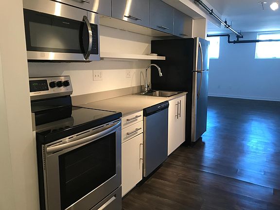 5th image of 423 Greenup St #1