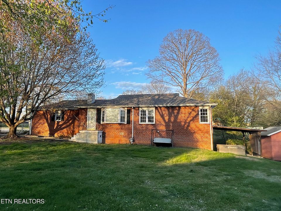 1st image of 1302 E Walnut Grove Dr