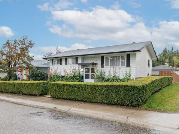 67 E Huntham Rd NE, Calgary, AB T2K 4G2