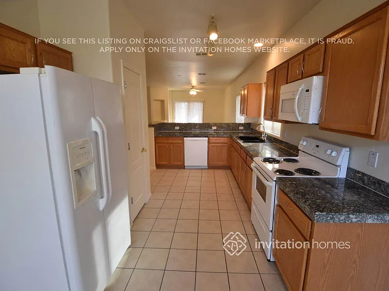2213 W Carolina Dr — Photo 3