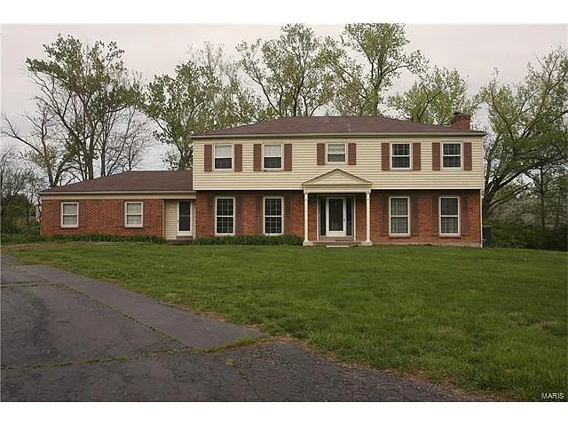 1305 Brynnwood Dr photo 1