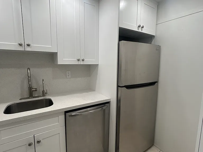 2899 Collins Ave #604 — Photo 18