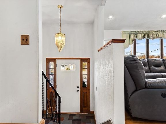3rd image of 16 Sherwood Ave