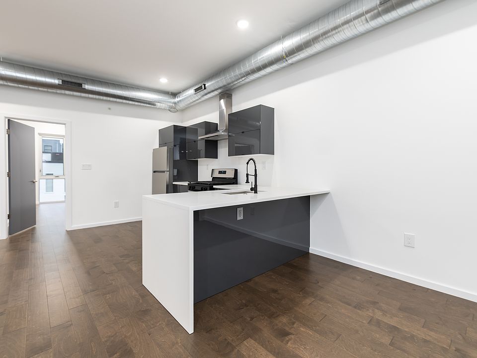 1st image of 1541 N 6th St #8