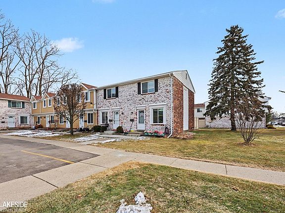 3rd image of 11518 Messmore Rd #44