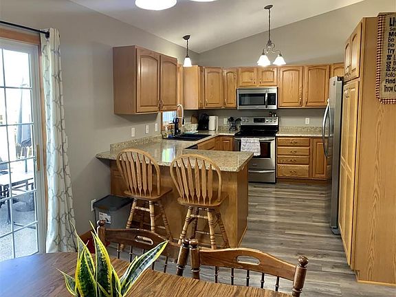 5th image of 628 Grayhawk Dr