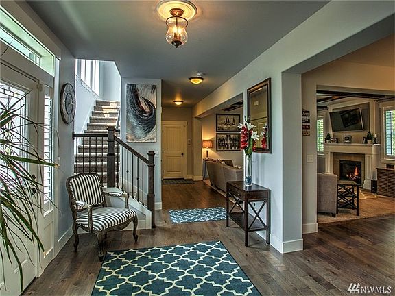 4th image of 10016 McKinley Ave E