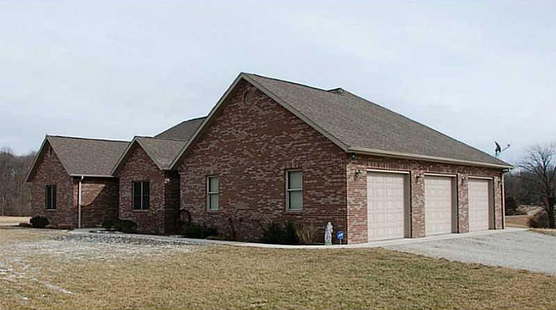 1st image of 1404 NE Cayuga Trl