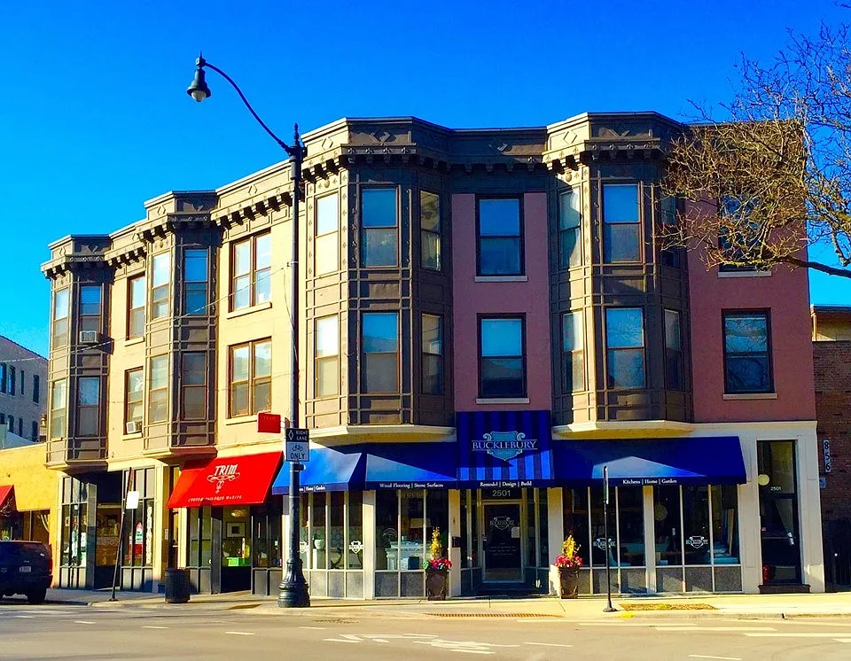 2501-05 Lincoln — Photo 2