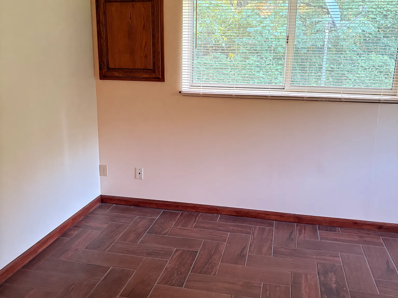 3 bed, 1.5 bath, 1350 sqft, $1,750 — Photo 4