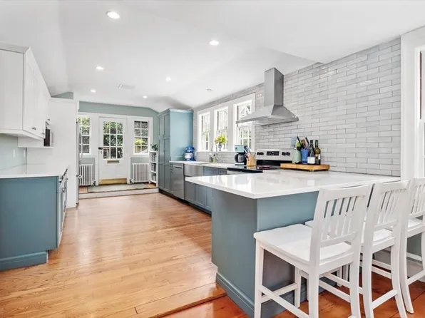 169 Hersey St, Hingham, MA 02043