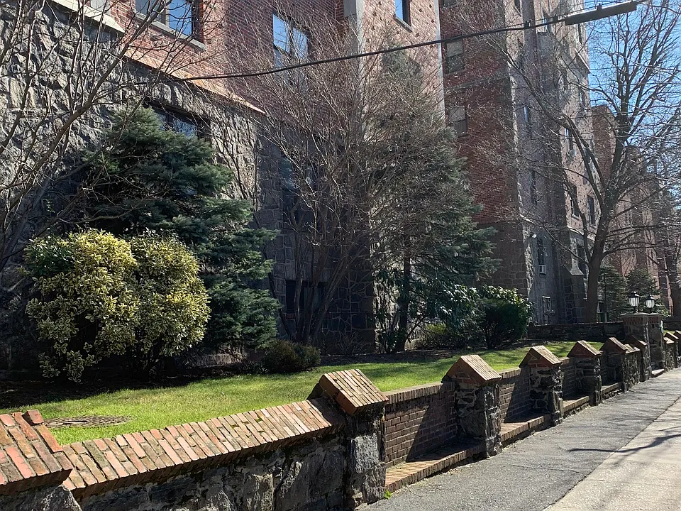 651 N Terrace Ave #3F